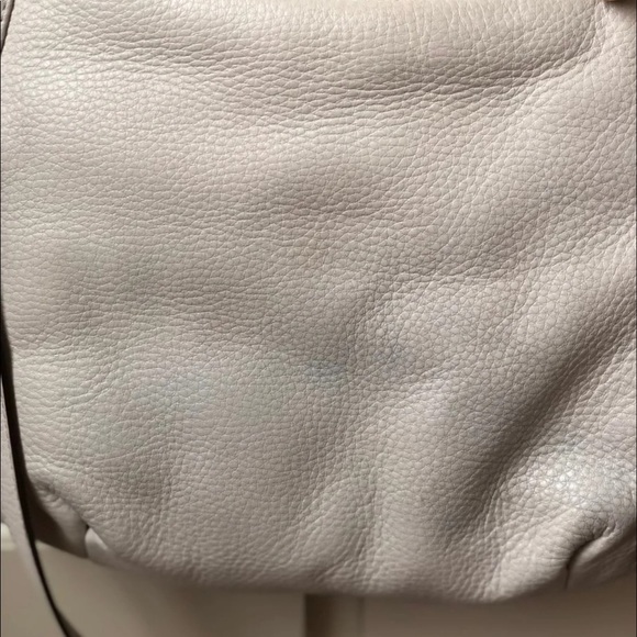 Michael Kors tassel crossbody ivory EUC - Picture 5 of 8